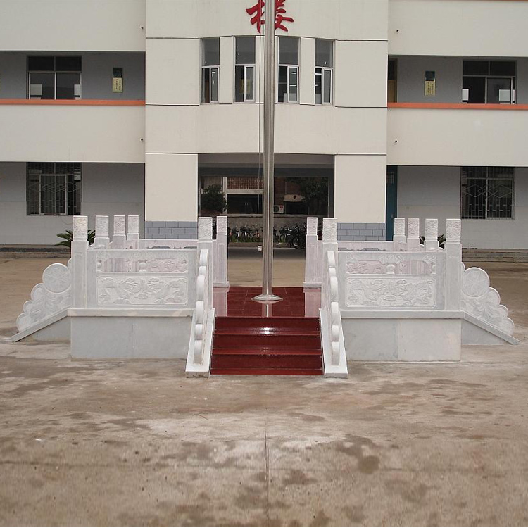 教學(xué)樓升旗臺(tái)_漢白玉雕花國(guó)旗臺(tái)雕塑