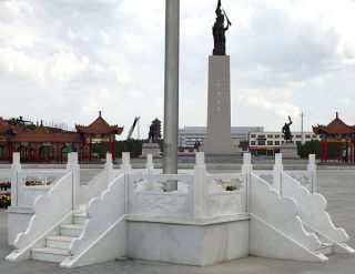 大型雕塑廠家漢白玉升旗臺