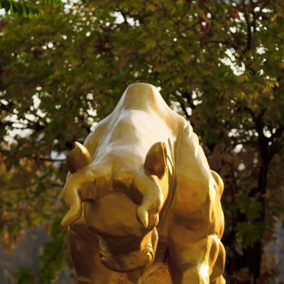 公園奔牛動物石雕是怎么制作出來的？