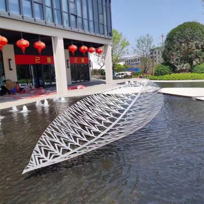 酒店廣場不銹鋼鏤空創(chuàng)意噴泉水景大型樹葉擺件