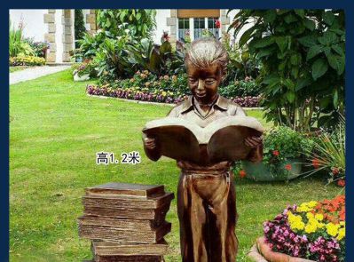 花園銅雕男孩站著的讀書(shū)雕塑